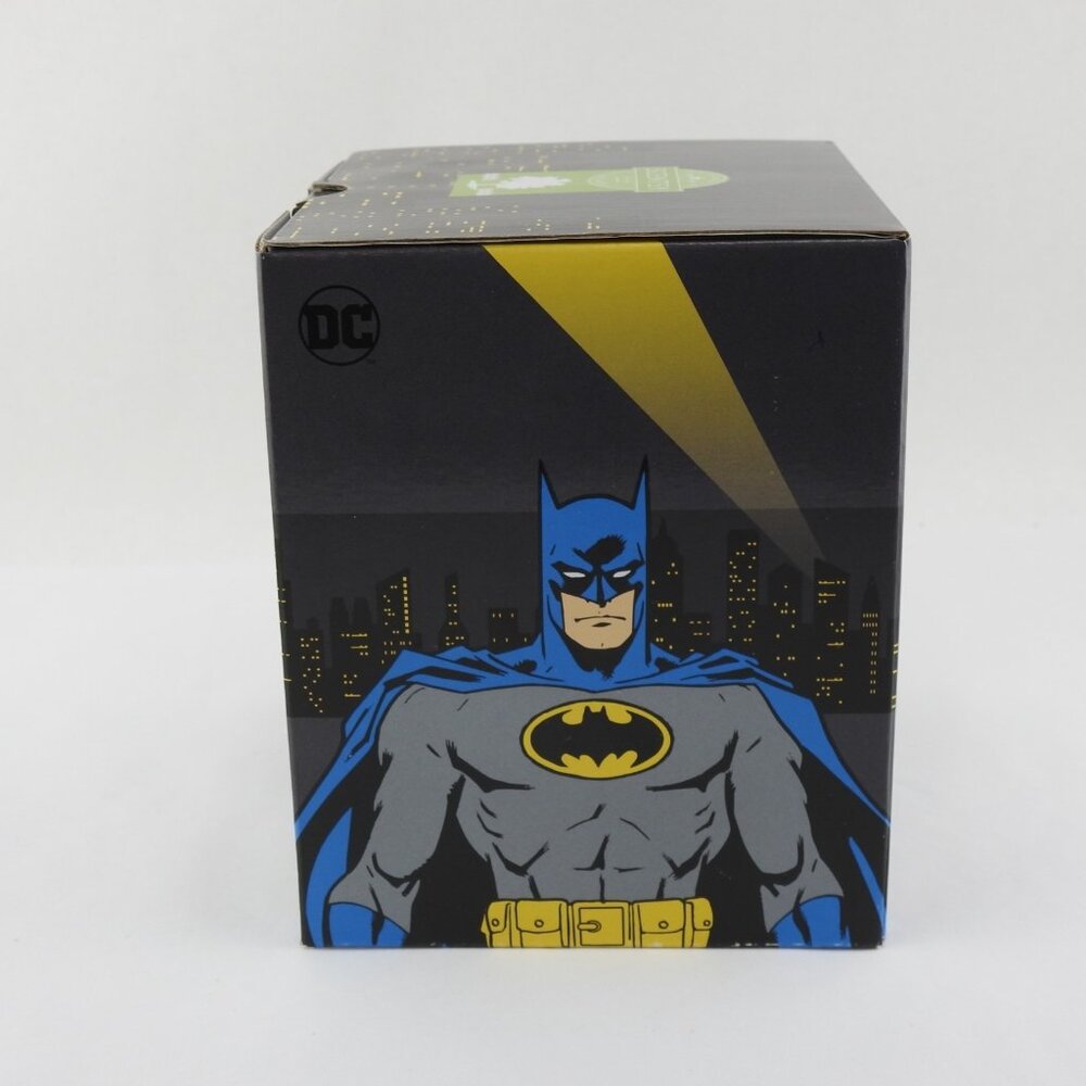 New Scentsy Vintage style Blue  Batman Mini Warmer Plug In Base DC Comics Box - Picture 7 of 7